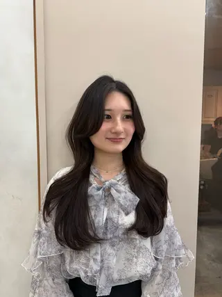 ロング 🖤 Aya 🖤 Zina 梅田茶屋町のヘアスタイル