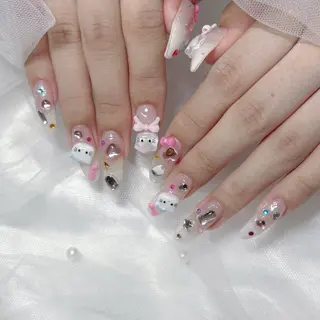 ネイル 𝓇𝒶𝓃𝒶𝓃 𝓃𝒶𝒾𝓁のネイルデザイン