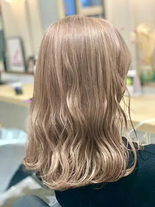 ミディアム カラー ヘアアレンジ 髪質改善×ハイトーン 中田啄也のヘアスタイル