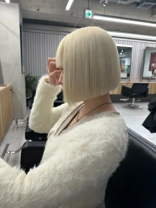 ショート 🫧盛れハイトーン/ ブリーチ特化🎀サキのヘアスタイル