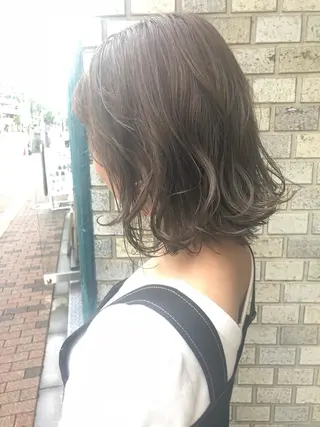 ミディアム カラー AYAKA 下北沢suuのヘアスタイル