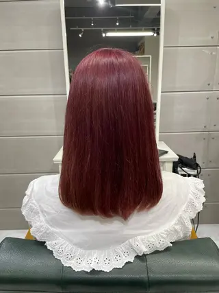 カラー ミルクティー× グレージュMOMOのヘアスタイル