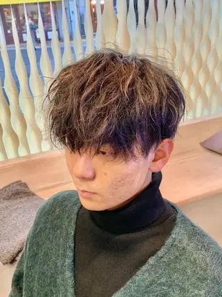 ショート メンズ 【扱いやすいパーマ】 眞鍋拓己のヘアスタイル