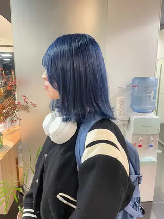 ミディアム カラー ハイトーン/レイヤー 似合わせ・ユキノのヘアスタイル