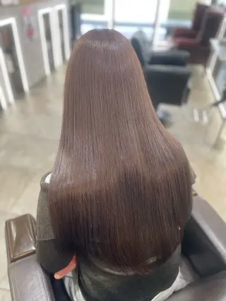 ロング ユナ ナチュラル／透明感のヘアスタイル