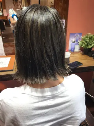 カラー 坂野 結子のヘアスタイル