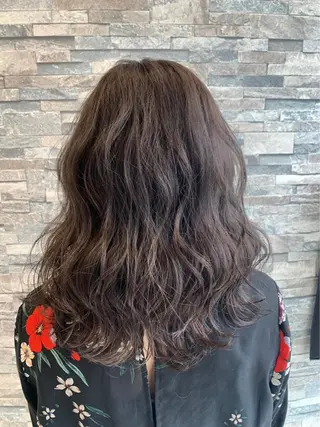 ミディアム カラー パーマ ヘアアレンジ タカハシ ヨシヒトのヘアスタイル