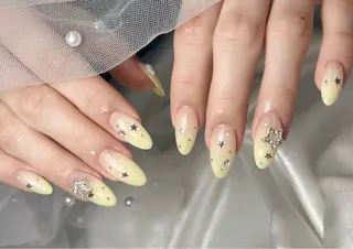 ネイル bijou nails　蓮のネイルデザイン