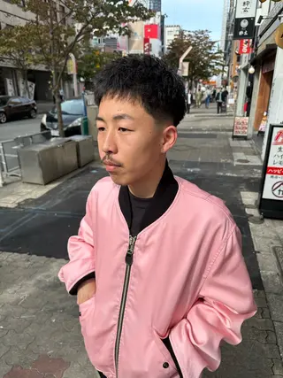 ショート メンズ 俵 知広のヘアスタイル