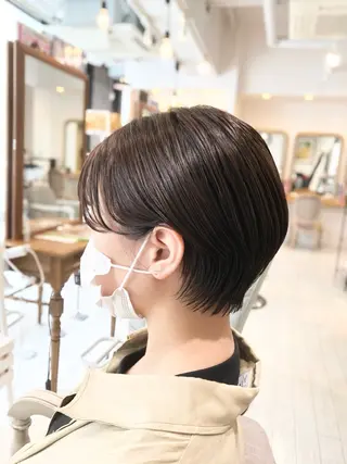 ショート カラー つぼい Floraのヘアスタイル
