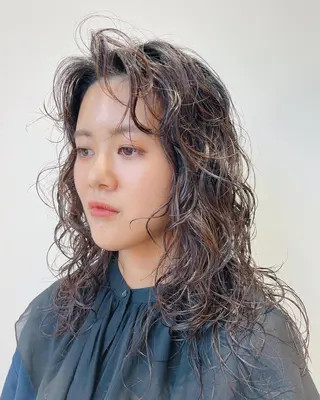 セミロング コクブ アキヨのヘアスタイル