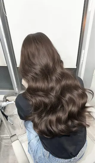 ミディアム カラー 🫧艶ダブルカラー ブリーチ🫧トモヤのヘアスタイル