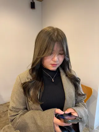 ロング カラー 咲良 / allum 鈴鹿のヘアスタイル