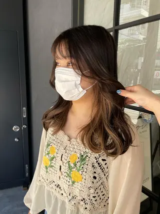 ミディアム カラー akane .のヘアスタイル