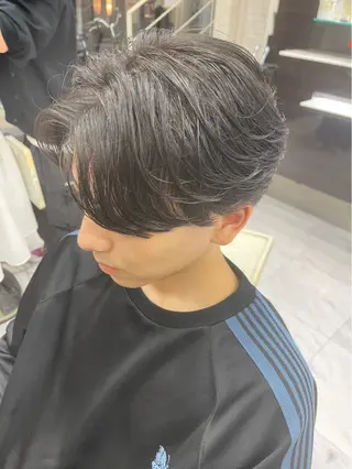 メンズ ☘️上村 ☘️髪質 改善/透明感カラーのヘアスタイル