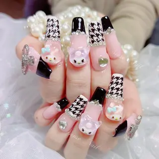 ネイル Queening 🦋のネイルデザイン