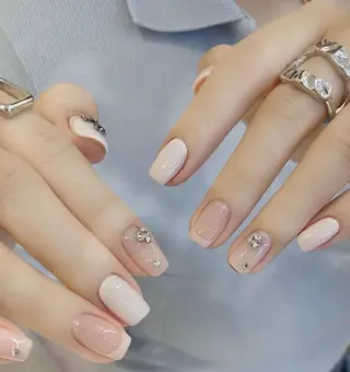 ネイル Queens 榊 まおのネイルデザイン