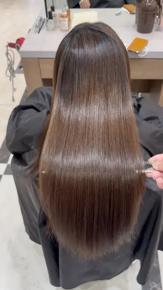 ロング ガレリアエレガンテ サカエテン所属・田中俊 縮毛矯正 髪質改善のヘアスタイル