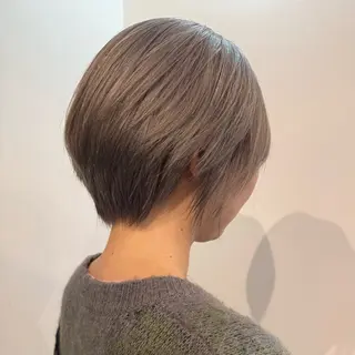 ショート カラー ブリーチモデル yumekaのヘアスタイル