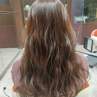 セミロング 菊岡 歩のヘアスタイル