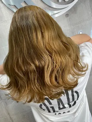 ロング カラー パーマ ヘアアレンジ メンズ キッズ ネイル マツエク・マツパ アイブロウ 韓国/顔周り/透明感 /レイヤー/ひなたのヘアスタイル