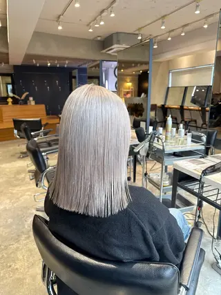 セミロング カラー 💫色落ちまで可愛い ブリーチ💫ユウゴのヘアスタイル
