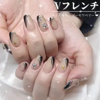 ネイル 【岐阜💅🏻】 オトナ可愛い🤍🪄のネイルデザイン