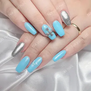 ネイル Queenie 🦋のネイルデザイン