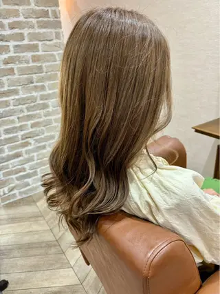 カラー 堀 のえかのヘアスタイル