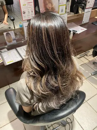 ロング カラー バレイヤージュ 隅中秀弥のヘアスタイル