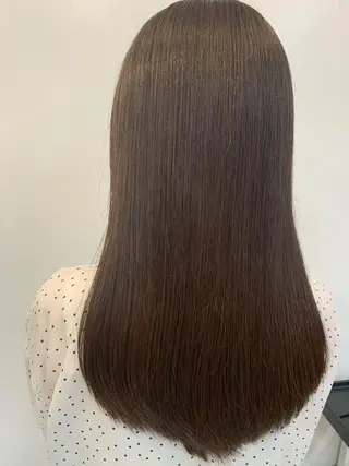 ロング カラー トップ スタイリストのヘアスタイル
