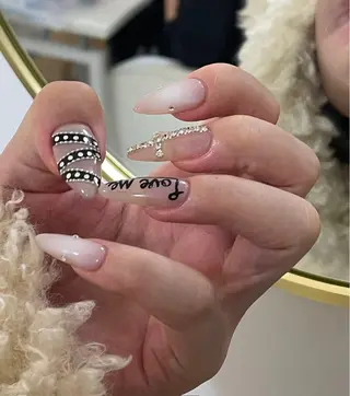 メンズ ネイル MINAMI໒꒱ Y2K、韓国ガーリーのネイルデザイン