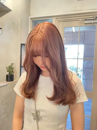 ロング カラー ミルクティー× グレージュMOMOのヘアスタイル