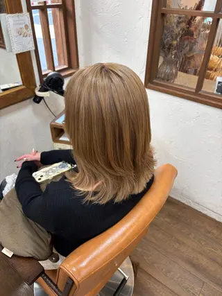 セミロング 元山 透明感艶カラー 🌻レイヤーカットのヘアスタイル