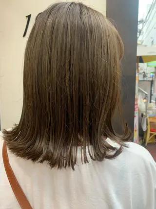 セミロング カラー 田畑 優希のヘアスタイル