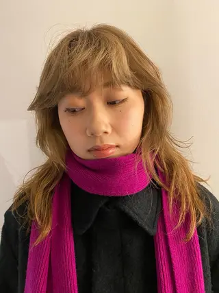 ロング カラー 坂入 美帆のヘアスタイル