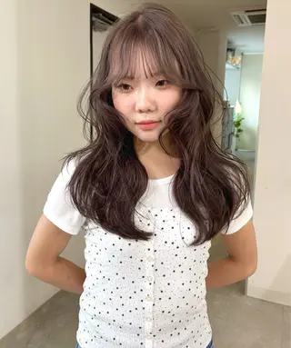ロング カラー mizuki/ピンク ベージュ.レイヤーのヘアスタイル
