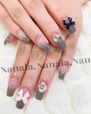 ネイル Nanala. LUNAのネイルデザイン