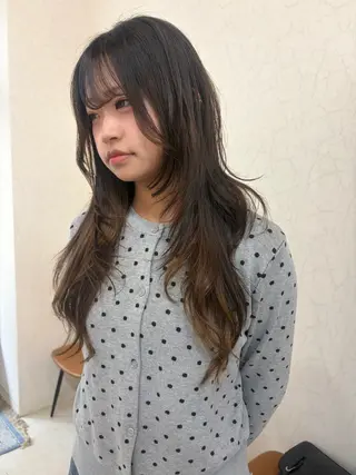 セミロング niko RINKAのヘアスタイル