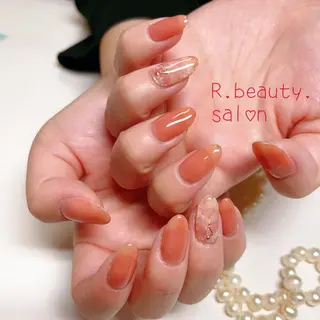 ネイル R.beauty サロンのネイルデザイン