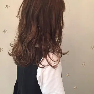セミロング カラー 市川 千夏のヘアスタイル