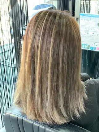 ミディアム カラー 小林 美央のヘアスタイル