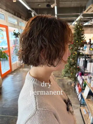 パーマ shiho/レイヤー /透明感カラーのヘアスタイル