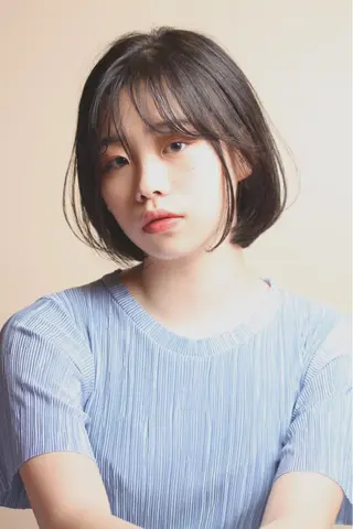 ショート カラー FAVOR Emiのヘアスタイル