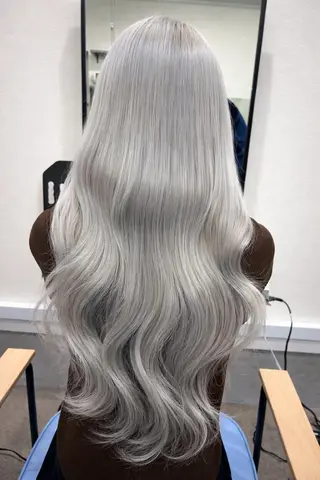 ロング Mirashy 成田のヘアスタイル