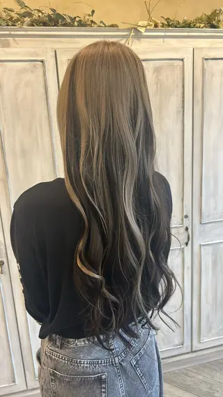 ロング カラー アオバ / ハイトーンカラーのヘアスタイル