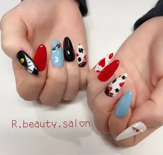 ネイル R.beauty サロンのネイルデザイン