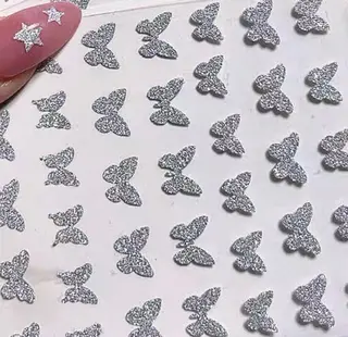 ネイル はぴねす所属・横浜 美夢のネイルデザイン