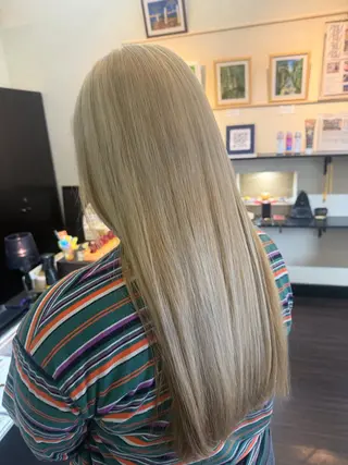 セミロング カラー MAEDA YUKIのヘアスタイル