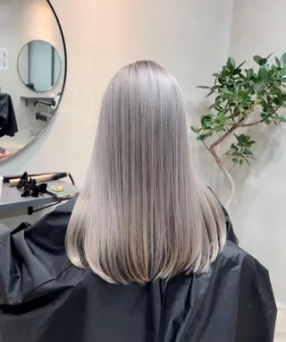 セミロング カラー リサ tonieのヘアスタイル